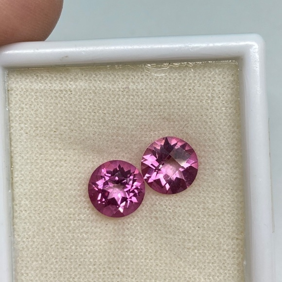 NATURAL Loose 8mm Pink Topaz 4.5 Carats Checkerboard Cut. - Picture 4 of 4